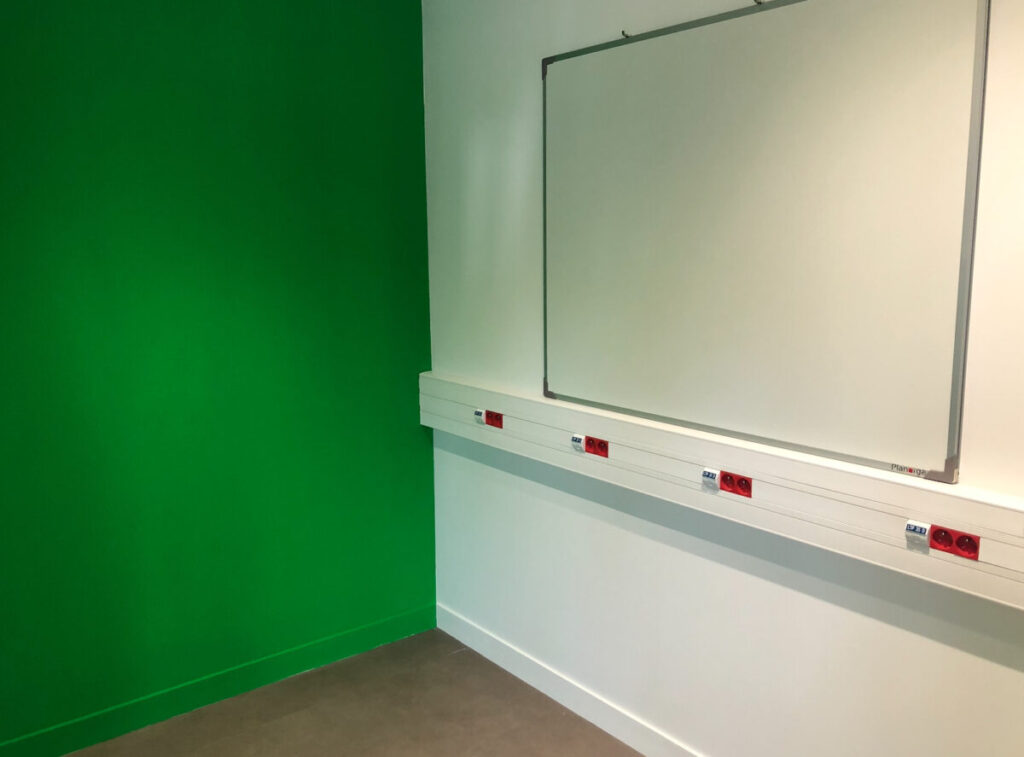 media lab lycée Docteur Charles Mérieux