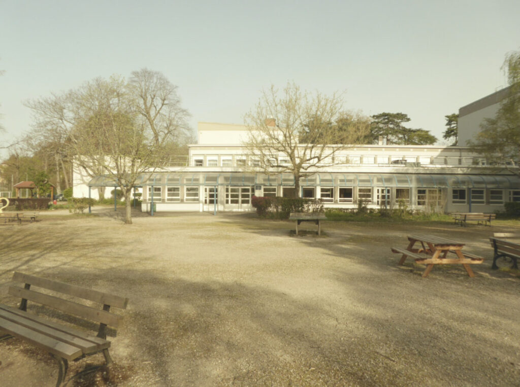photo du lycée Lamarque avant travaux côté cantine et cdi