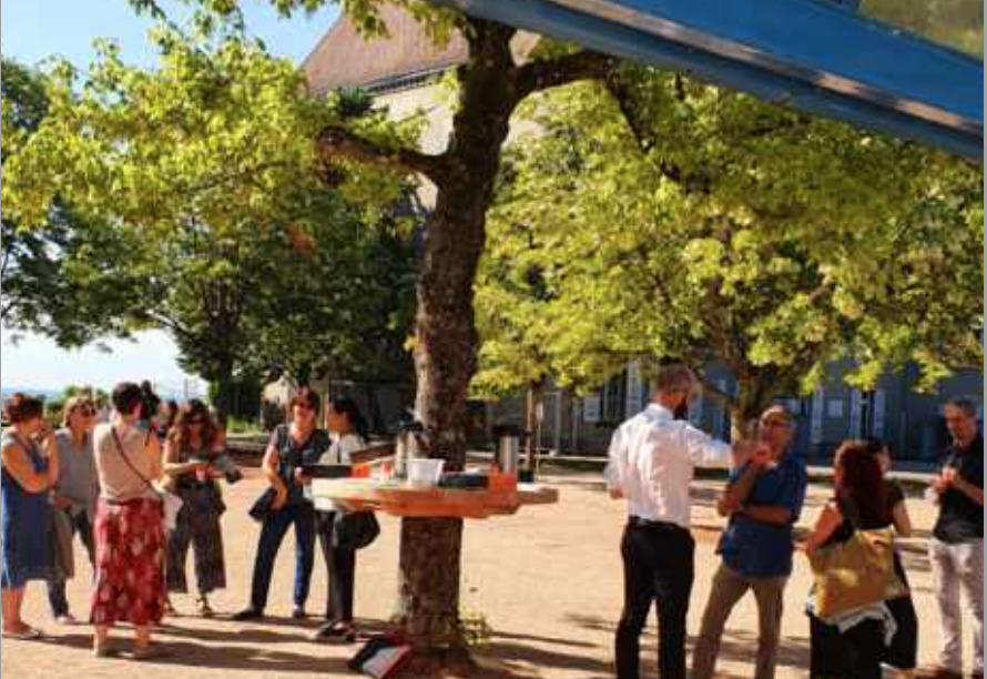 photo du lycée Lamarque après travaux mange debout construit par des élèves
